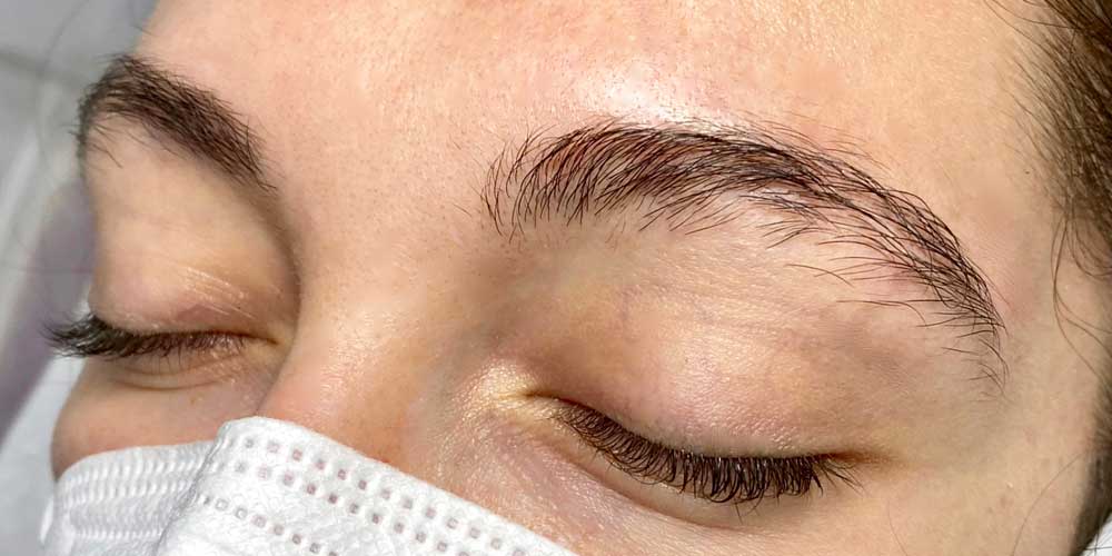3_Brow_waxing_shaping_before